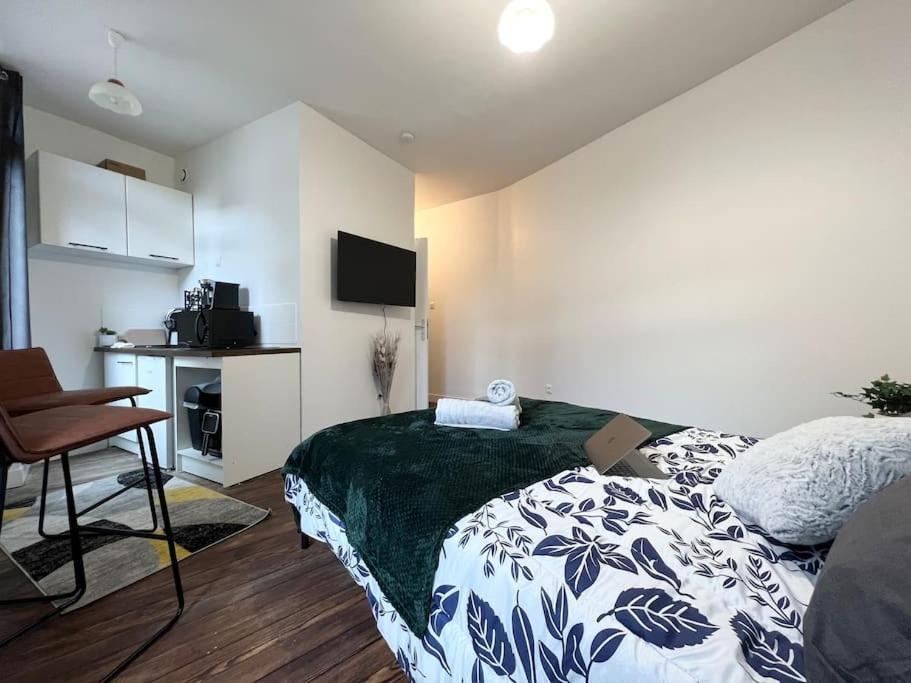 Le Petit Nid A 2 Min Gare / Centre Meulan Apartment Exterior foto